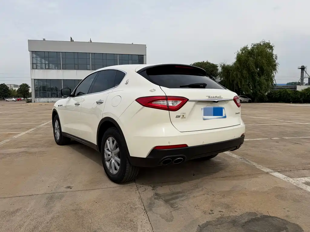 Levante 3.0 T Standard