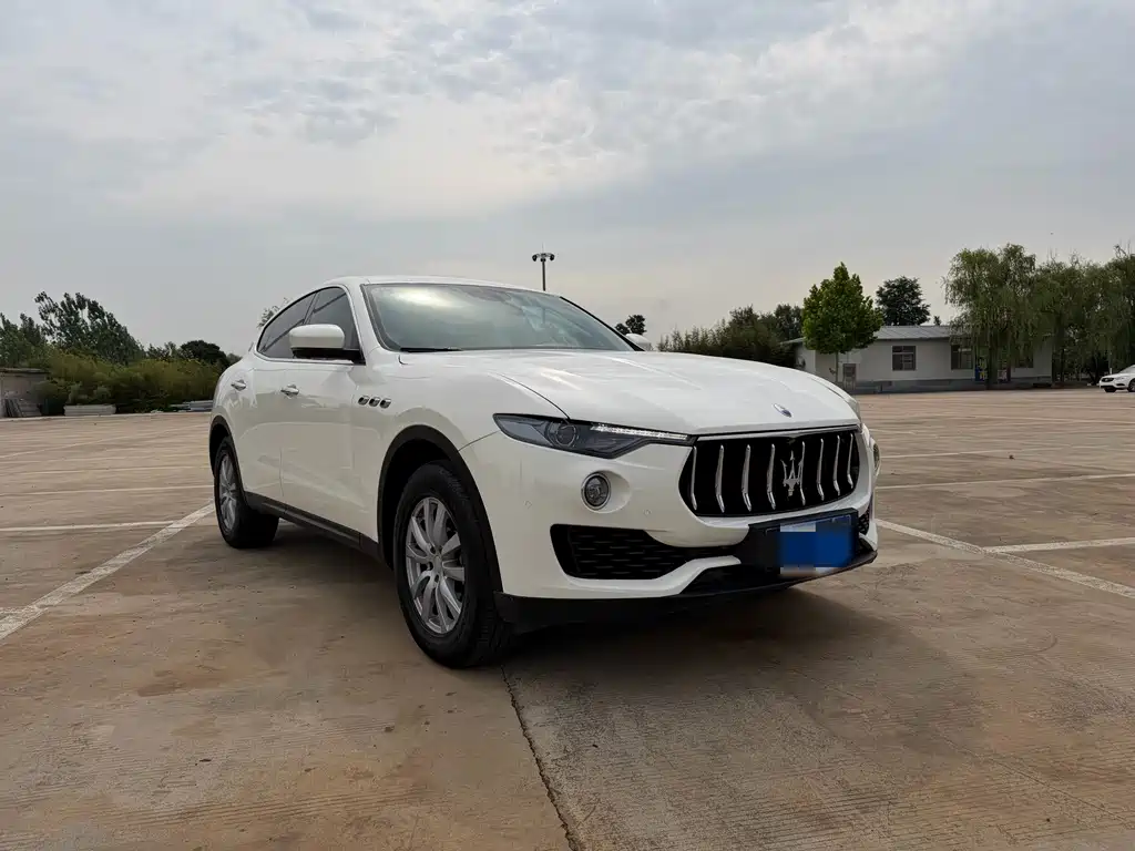 Levante 3.0 T Standard