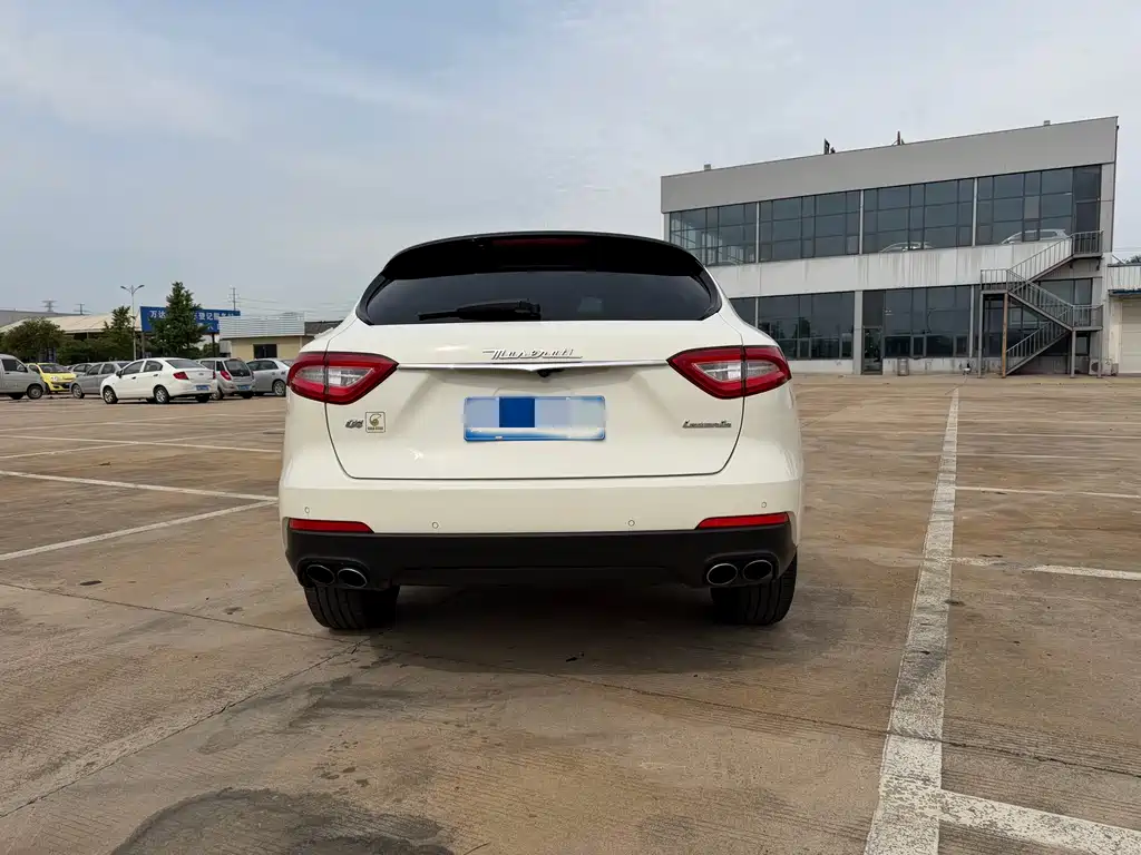 Levante 3.0 T Standard