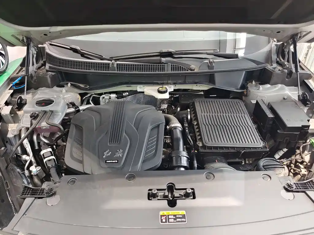 Hongqi HS3 PHEV 115 km Power Action