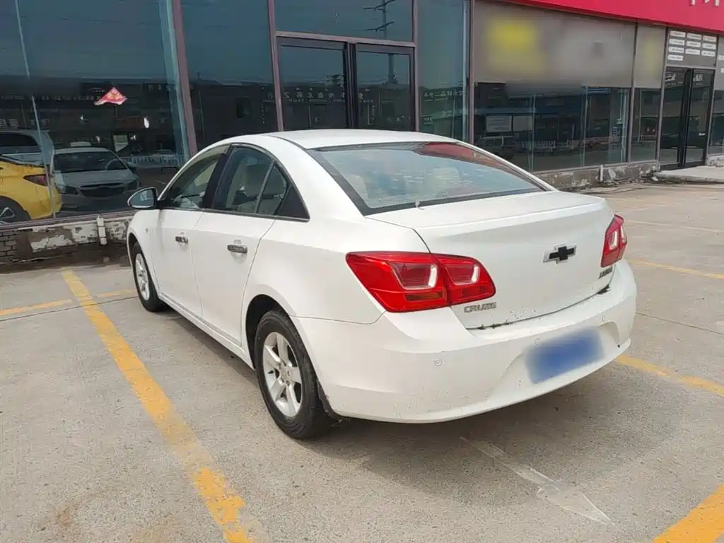 Cruze 1.5 L Classic SL MT