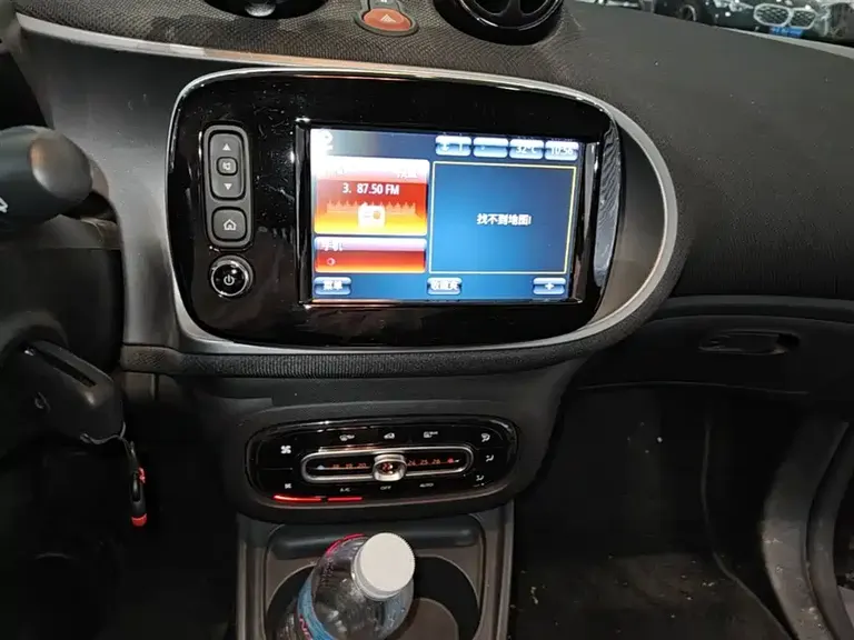 smart fortwo smart fortwo 2018款 0.9 T 66千瓦硬顶先锋版 国V