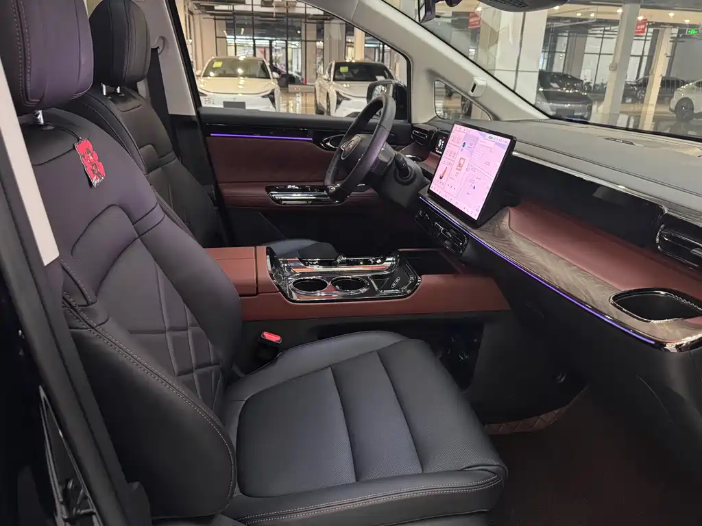 Trumpchi E8 NEV 传祺E8 PHEV 2024款 150 km MAX+