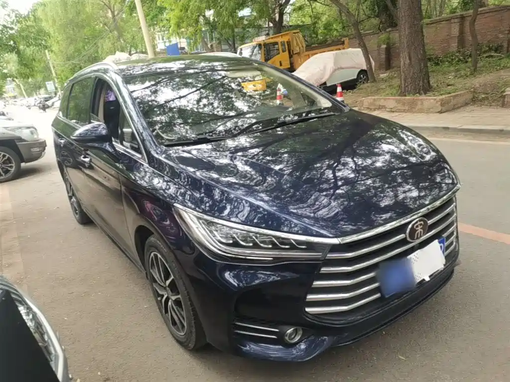 Song MAX 1.5 T Auto Connected Premium 7-seat