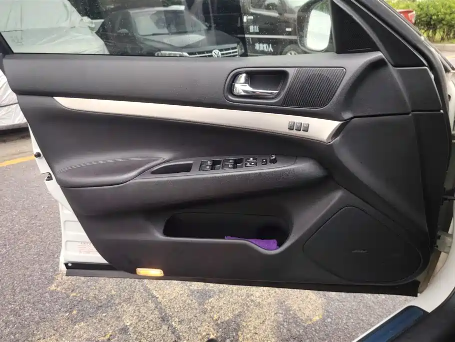 Infiniti G Series G25 Sedan Luxury Sport