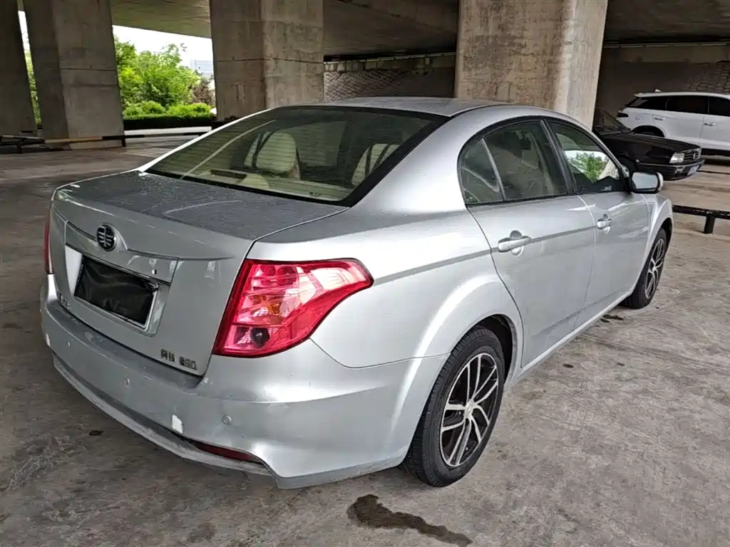 Besturn B50 1.6 L Manual Comfort