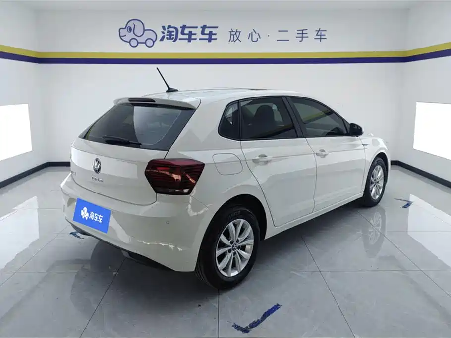 Polo Plus 1.5 L Auto Colorful Tech