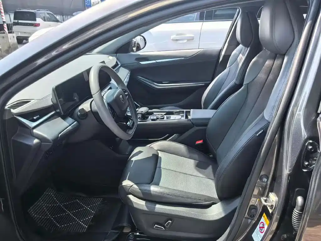 Ruicheng PLUS 1.5 T DCT Luxury