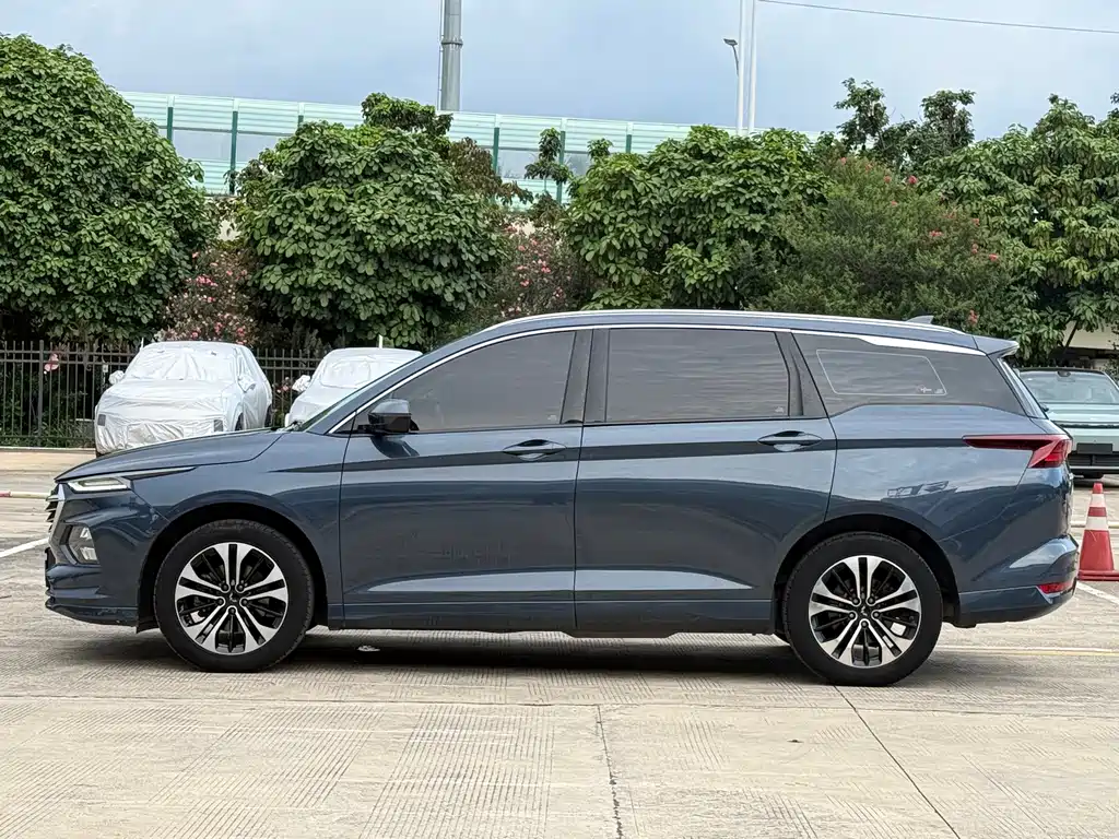 Wuling Victory 1.5 T CVT Flagship