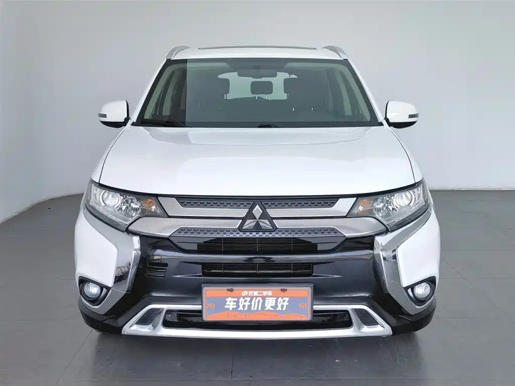 Outlander 2.0 L 2 WD Smooth Enjoyment 7-seat CN-V
