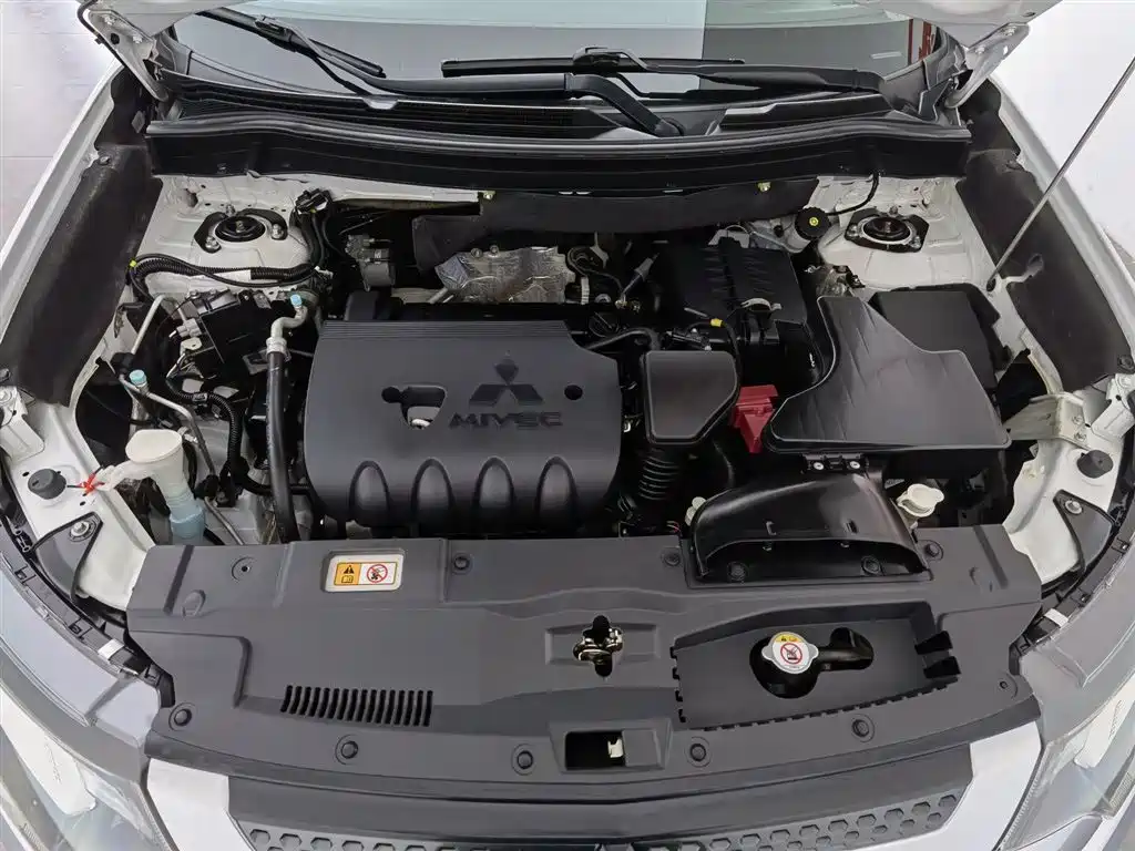Outlander 2.0 L 2 WD Smooth Enjoyment 7-seat CN-V