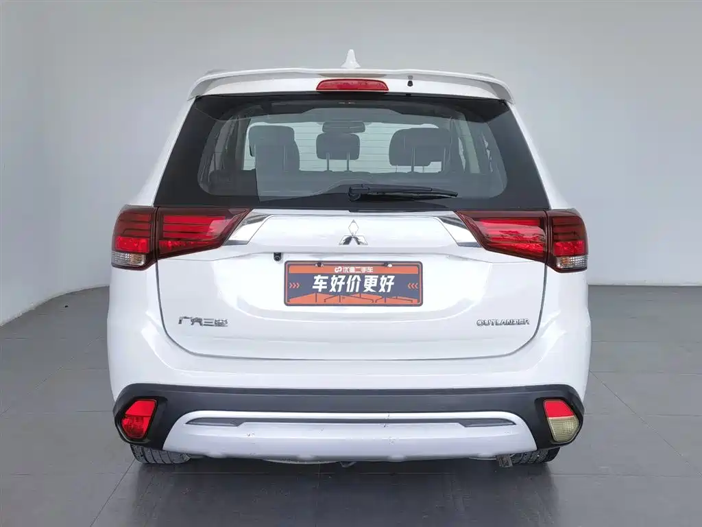 Outlander 2.0 L 2 WD Smooth Enjoyment 7-seat CN-V