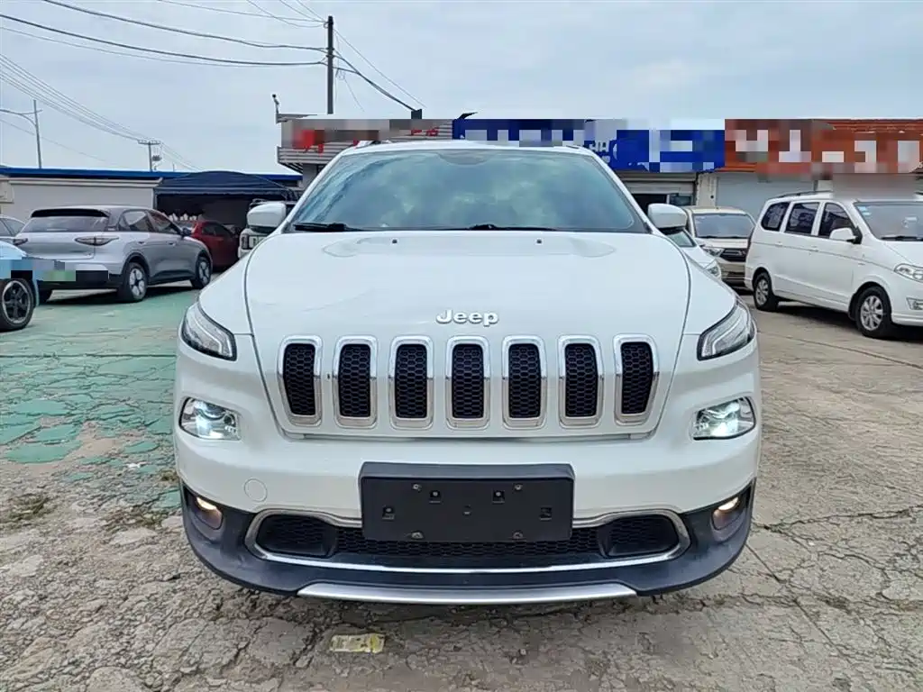 Cherokee 2.0 L Superior
