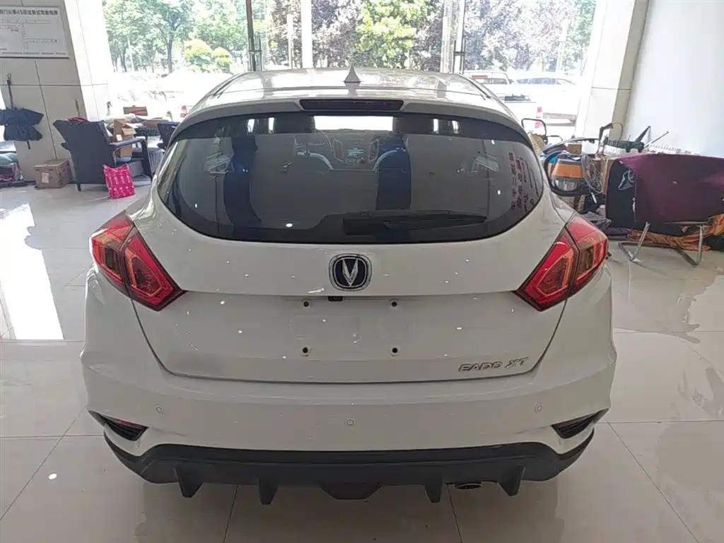 Eado XT 1.6 L Manual Handsome Cool