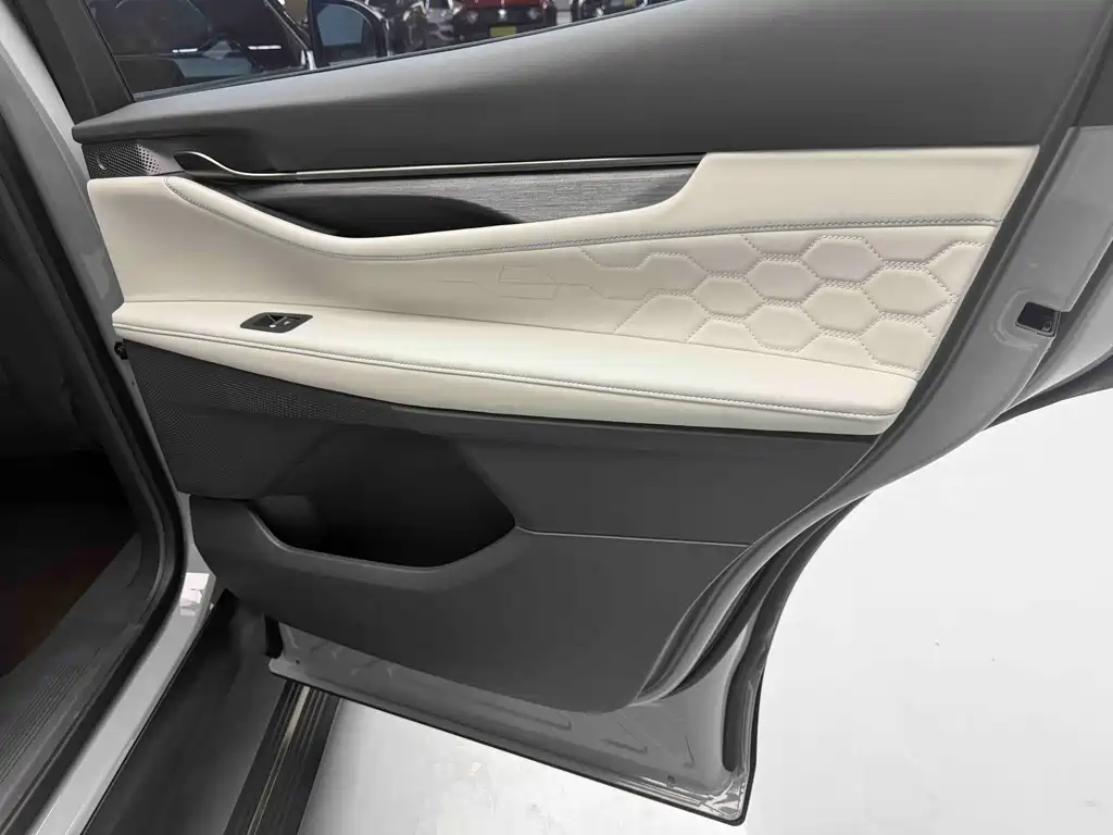 Edge Edge L 2.0 T EcoBoost 2 WD 7-seat Luxury