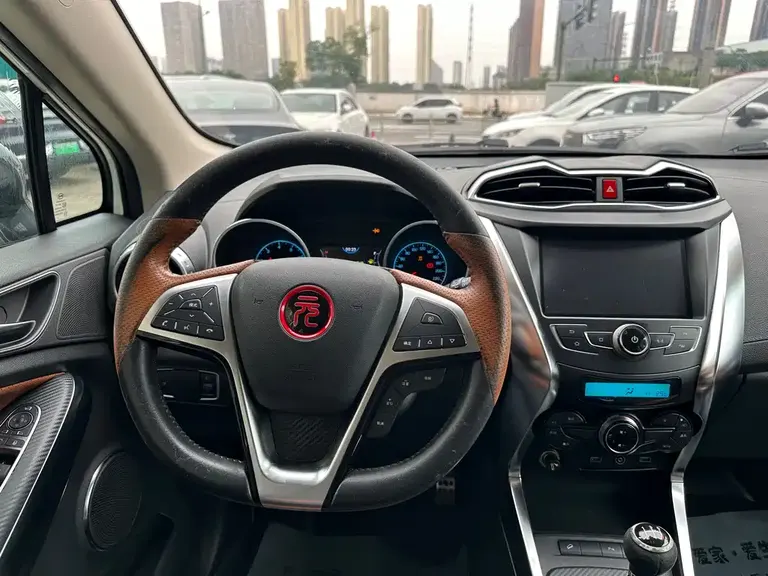 BYD Yuan 1.5 L Manual Luxury