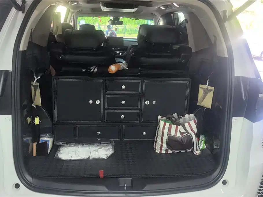 Elysion 2.0 L e:HEV Luxury