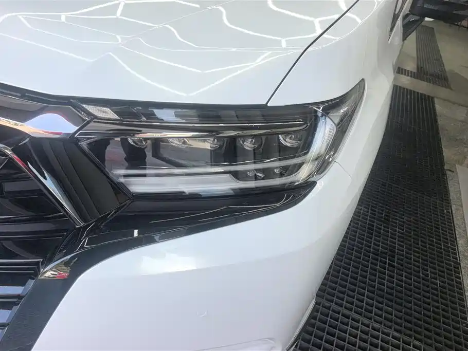 Elysion 2.0 L e:HEV Luxury