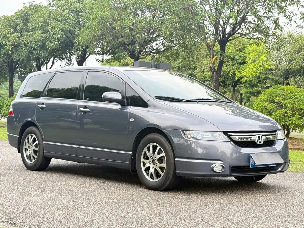 Odyssey 2.4 L Luxury