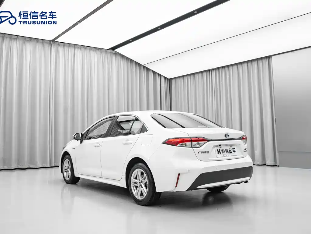 Levin Dual Engine 1.8 H E-CVT Leading