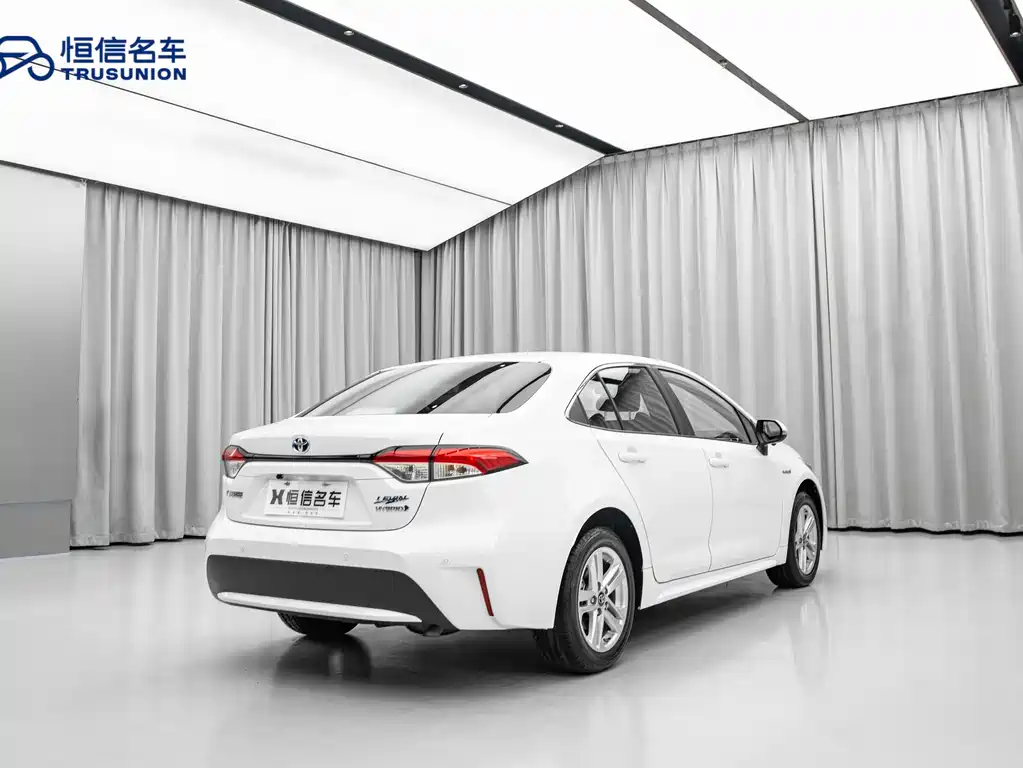 Levin Dual Engine 1.8 H E-CVT Leading