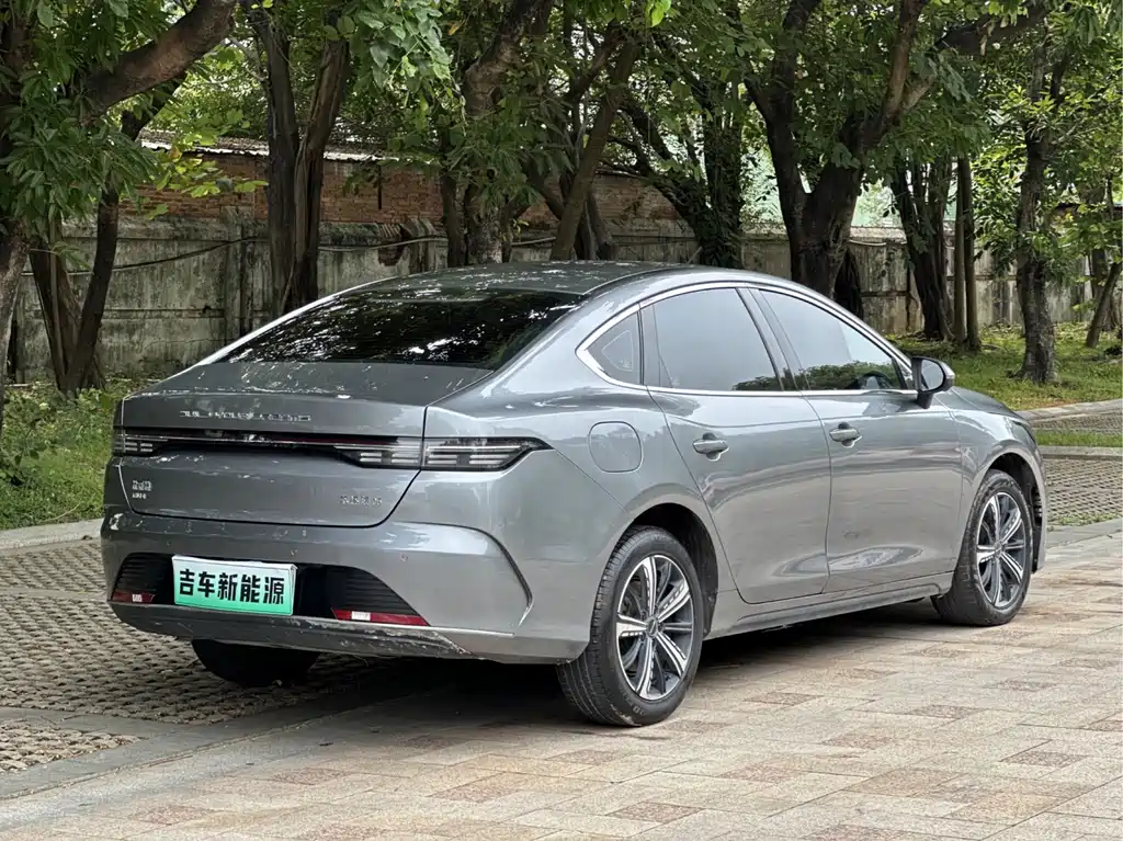 Destroyer 05 DM-i 120 KM Distinguished