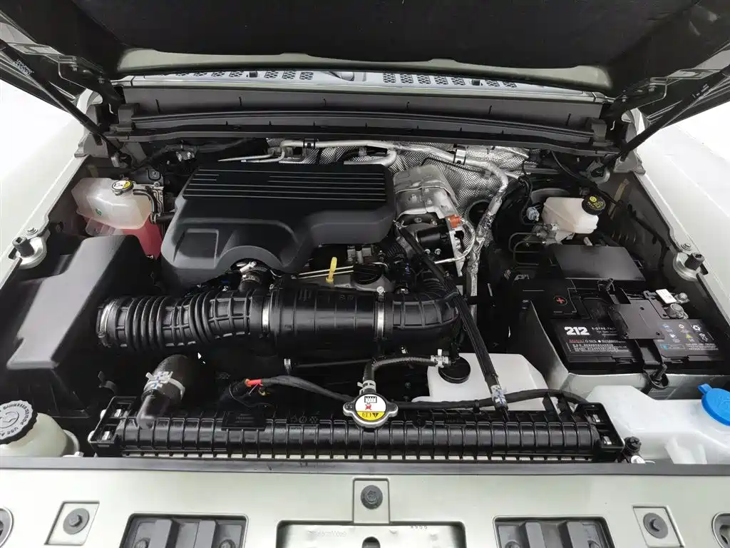 212 T01 2.0 T Mechanic