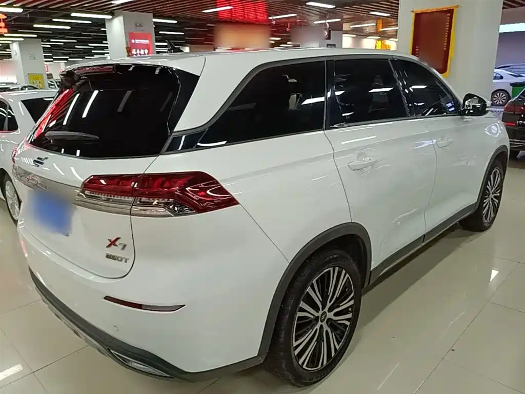 Changan Oshan X7 1.5 T Auto Luxury