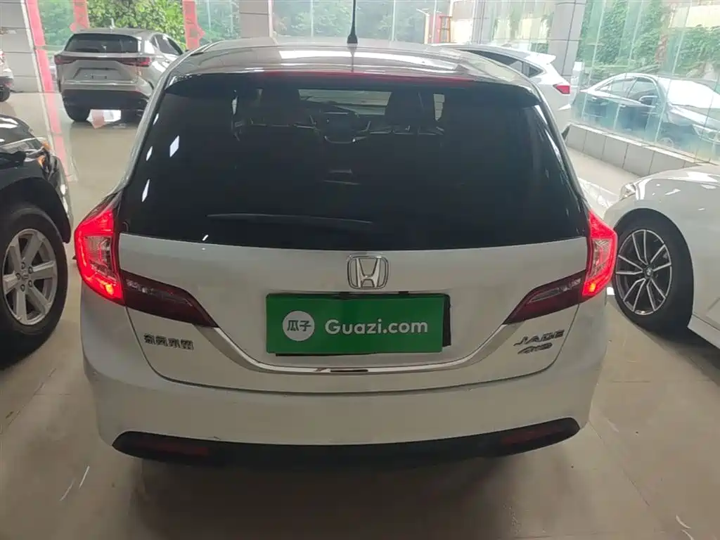 Jade 1.8 L Auto Comfort 5-seat