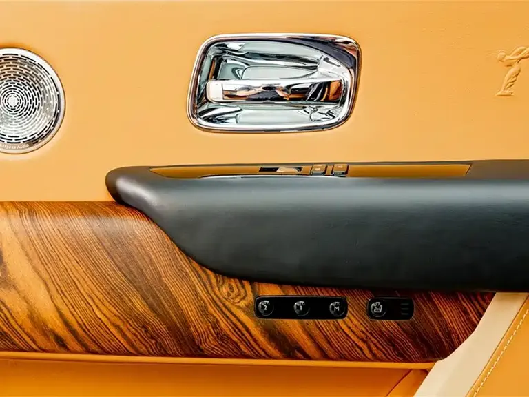 Rolls-Royce Cullinan 4-seat