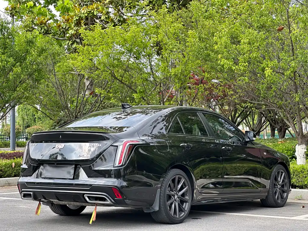 Cadillac CT4 28 T Distinguished