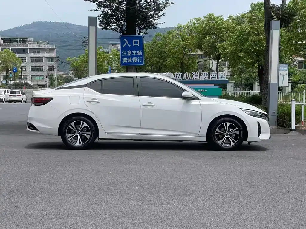 Sylphy 1.6 L CVT Joy