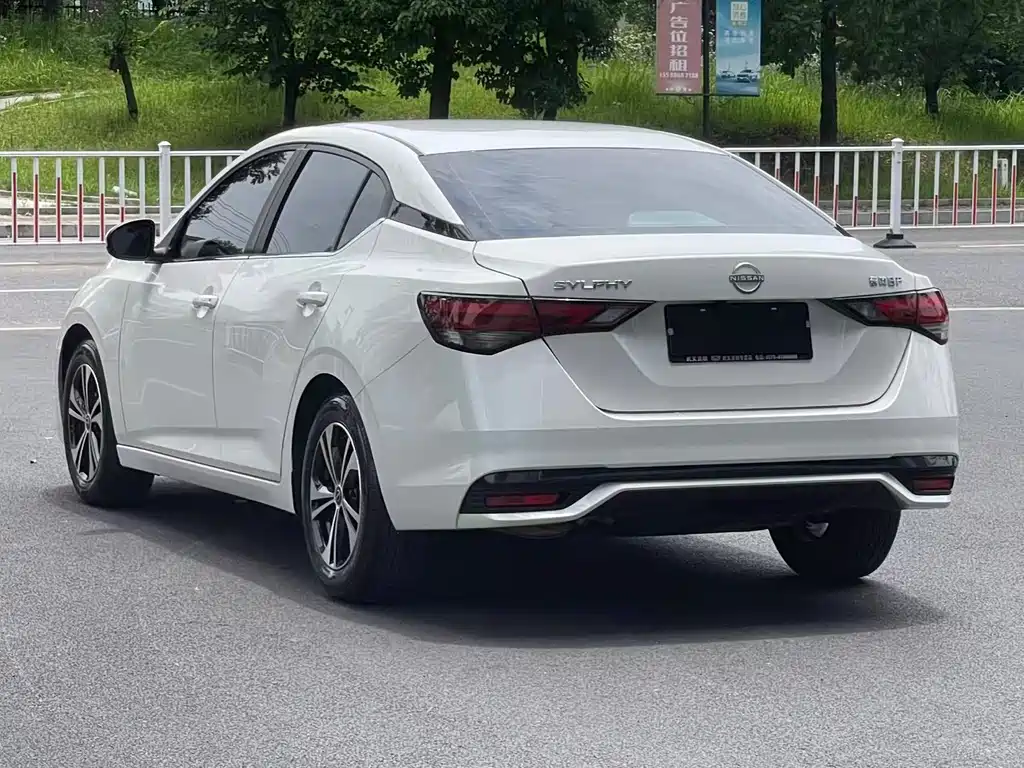 Sylphy 1.6 L CVT Joy