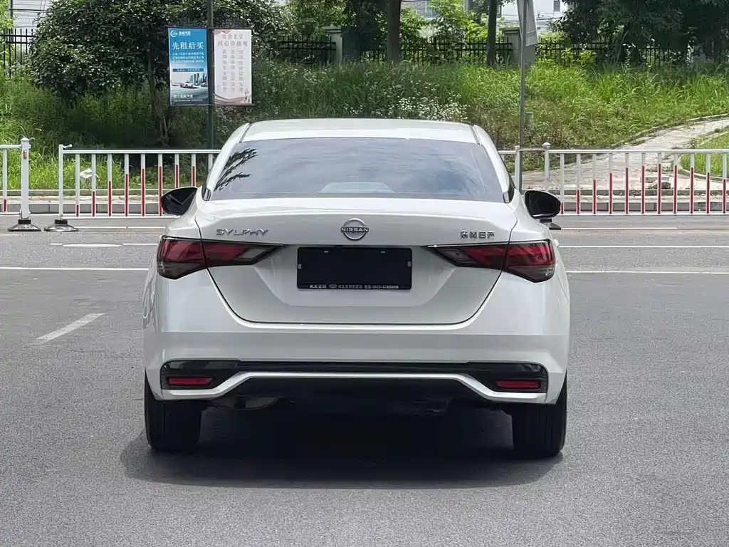 Sylphy 1.6 L CVT Joy