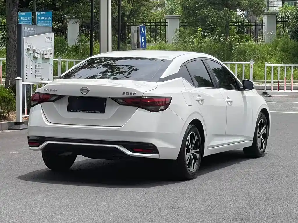 Sylphy 1.6 L CVT Joy