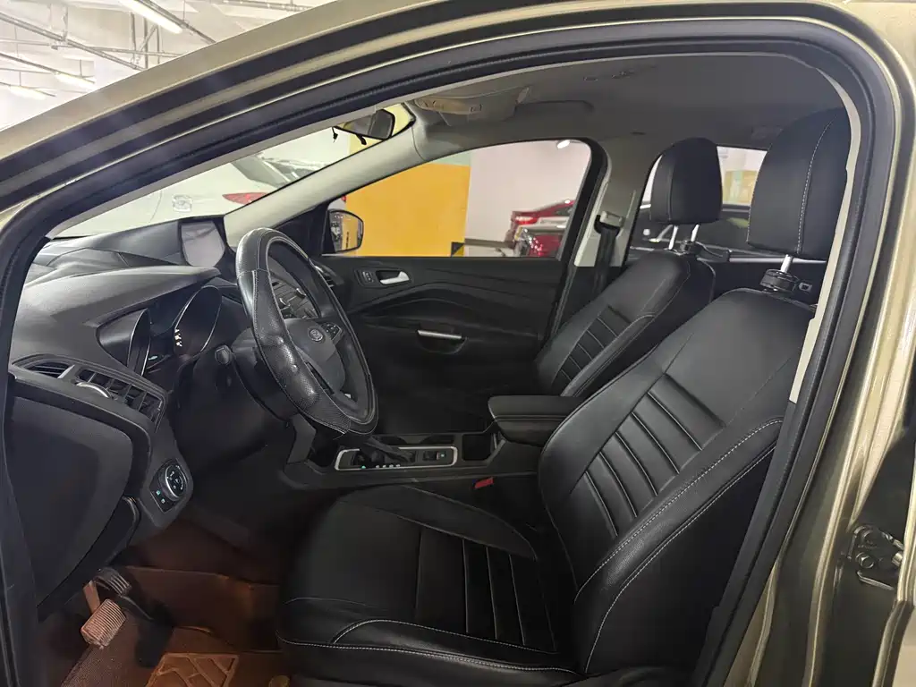 Kuga EcoBoost 180 2 WD Fine Wing