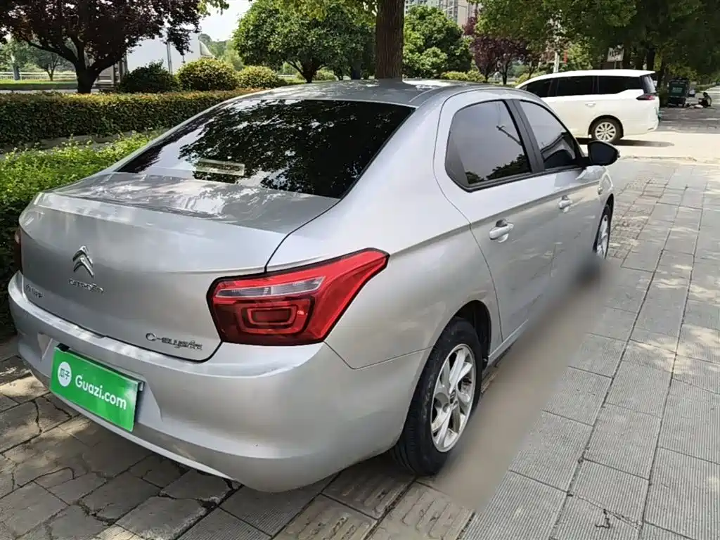 Elysee 1.6 L Manual Fashion
