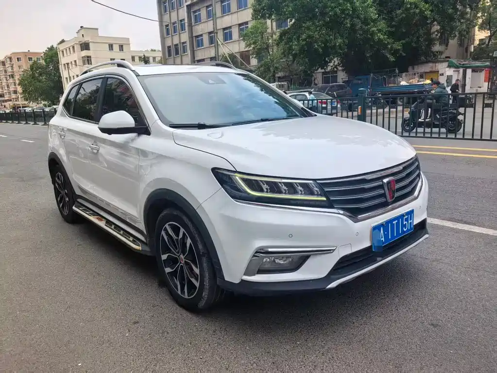 Roewe RX5 30 T 4 WD Auto Internet Smart Supreme