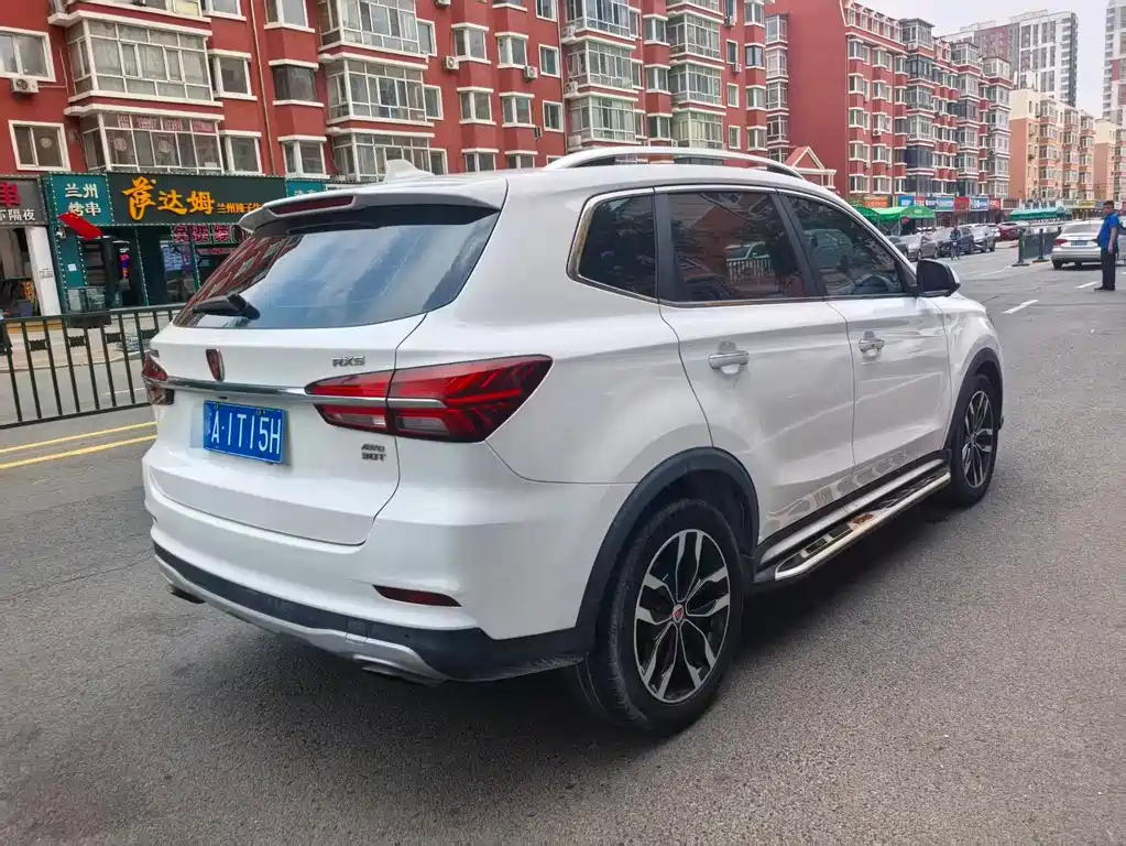 Roewe RX5 30 T 4 WD Auto Internet Smart Supreme