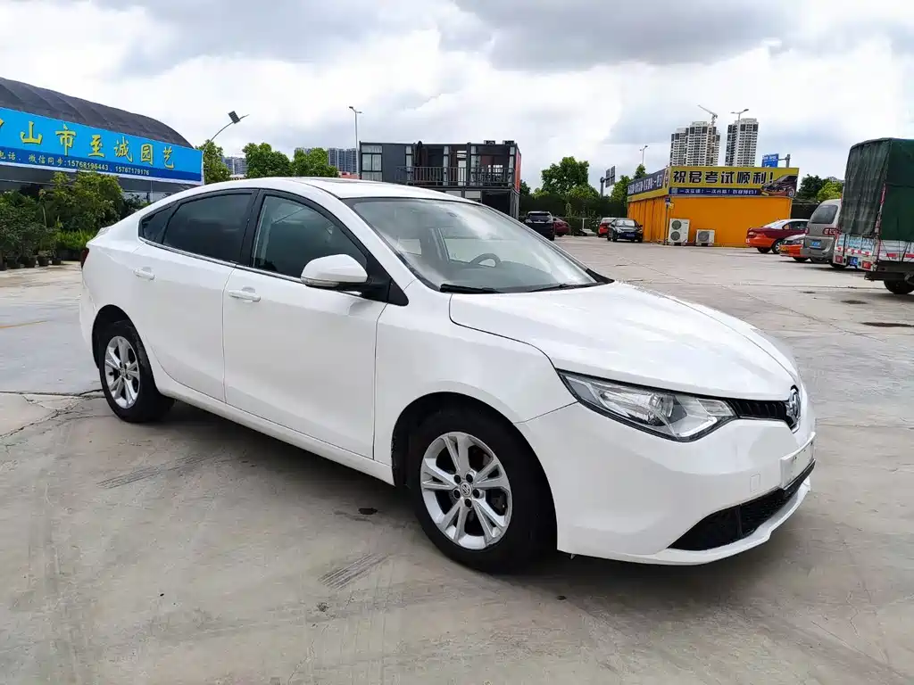 Ruixing 1.5 T Auto Value Luxury