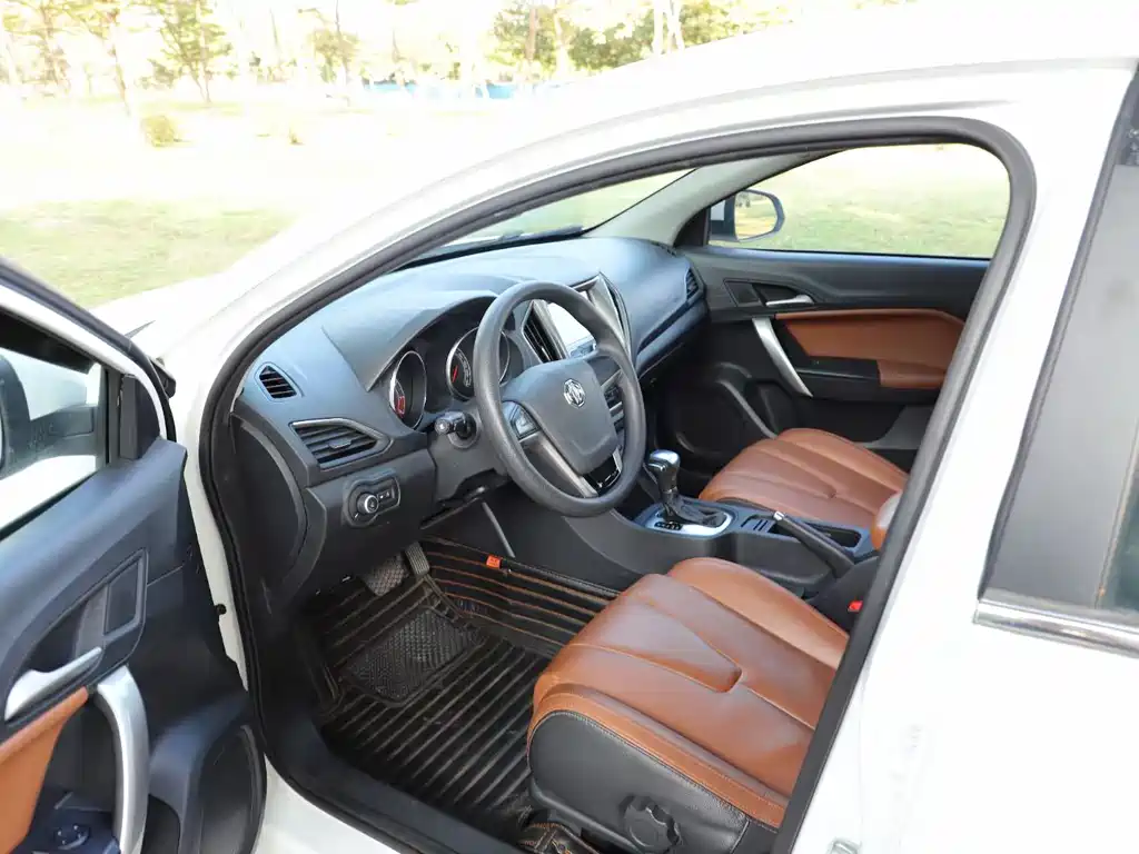 Ruixing 1.5 T Auto Value Luxury