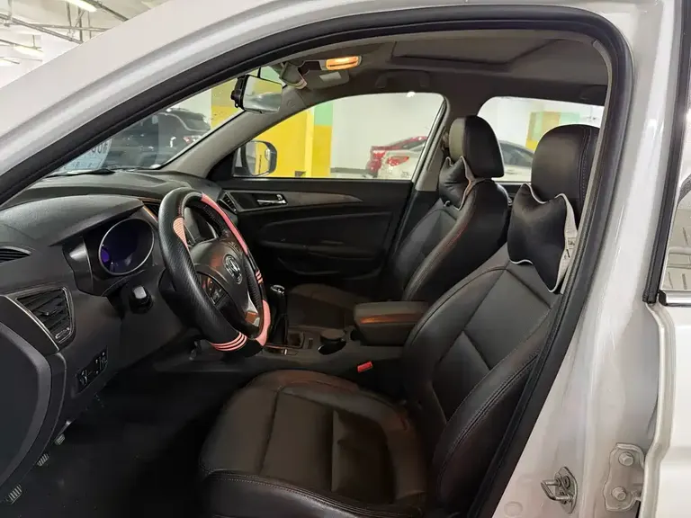 Changan CS75 2.0 L Manual Luxury CN-IV