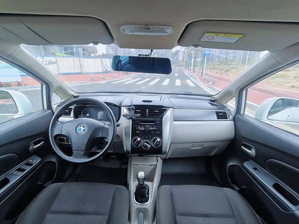 Venucia R50 1.6 L Manual Fashion