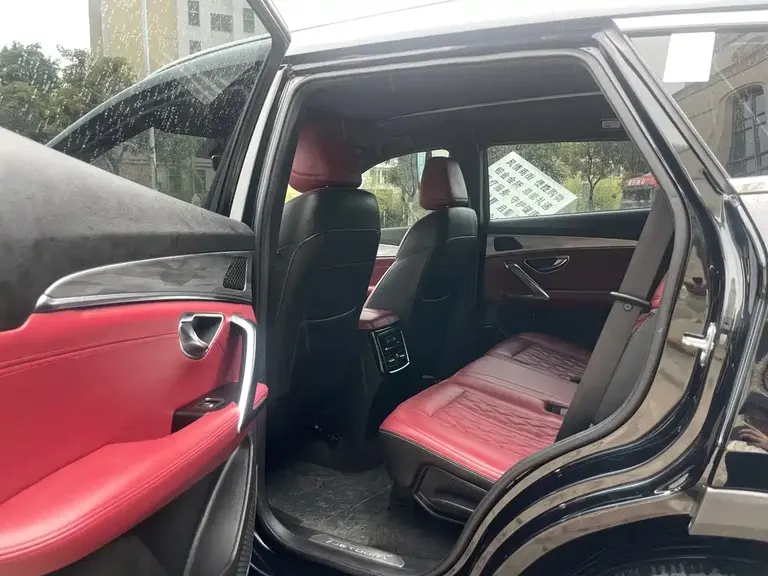 Jetour X70 PLUS 1.5 T DCT Brave PLUS 7-seat