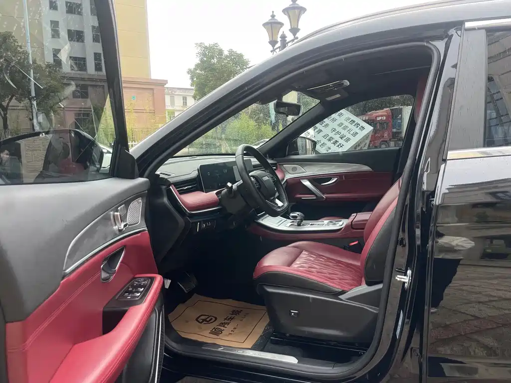 Jetour X70 PLUS 1.5 T DCT Brave PLUS 7-seat