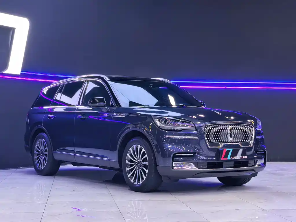 Aviator 3.0 T V6 4 WD Graceful