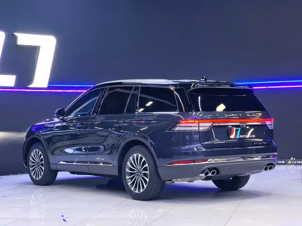 Aviator 3.0 T V6 4 WD Graceful