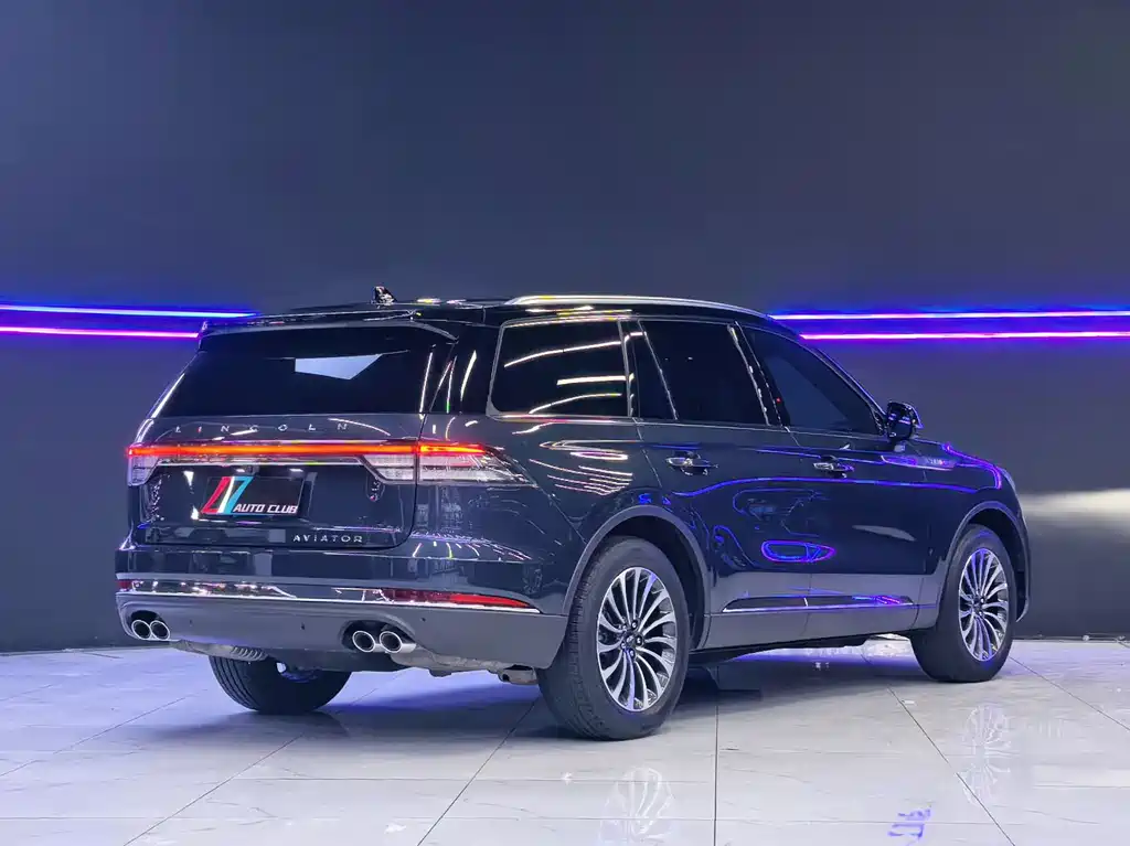 Aviator 3.0 T V6 4 WD Graceful