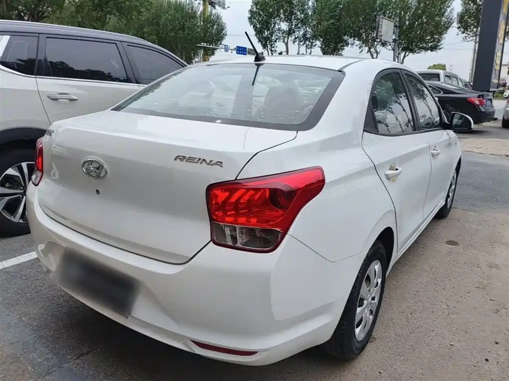 Accent 1.4 L Manual Refreshed CN-V