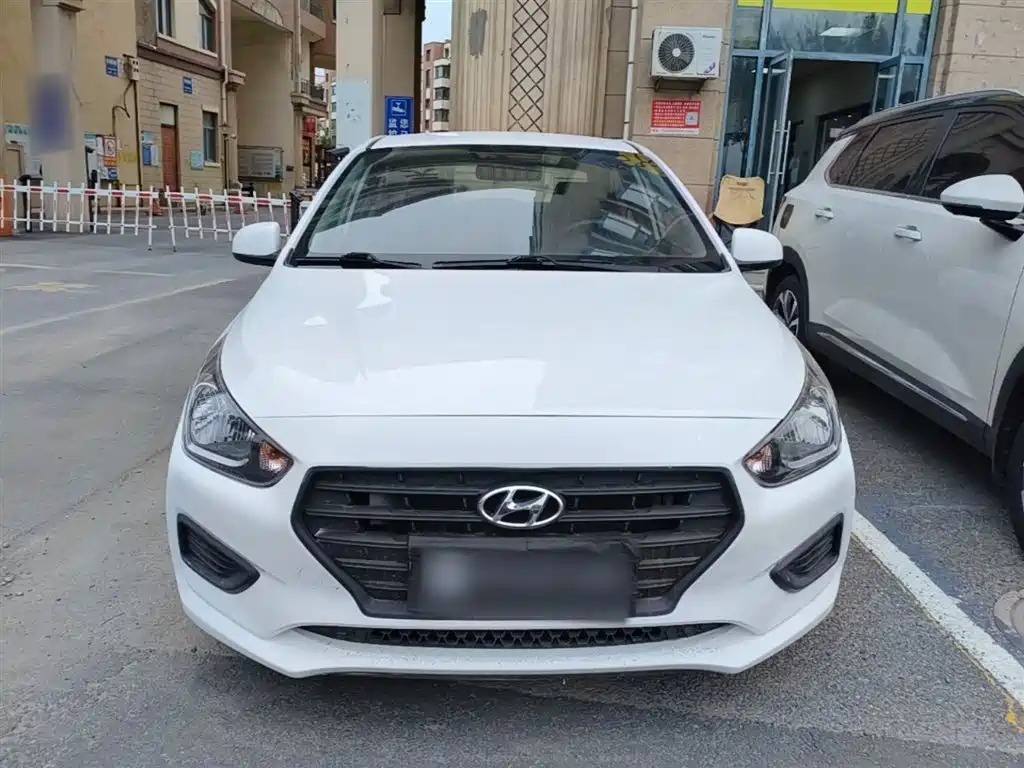 Accent 1.4 L Manual Refreshed CN-V